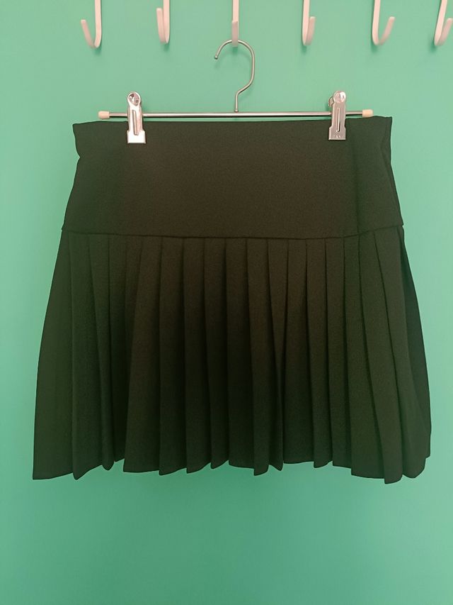 Falda plisada negra Mango