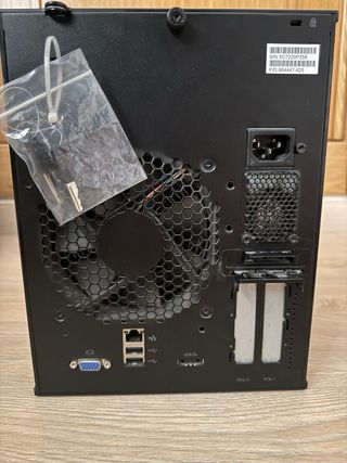 HP Proliant MicroServer N40L - 4 HDD