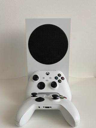Xbox Series S blanca - 2 mandos