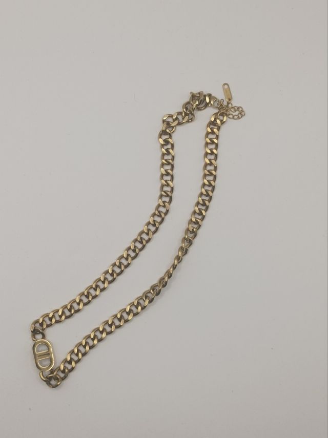 Collar dorado cadena