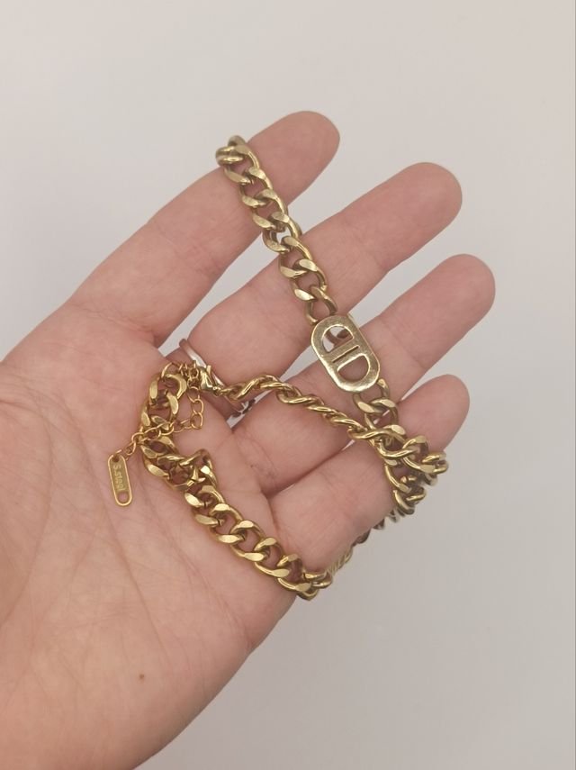 Collar dorado cadena