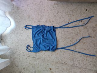 Top azul veraniego