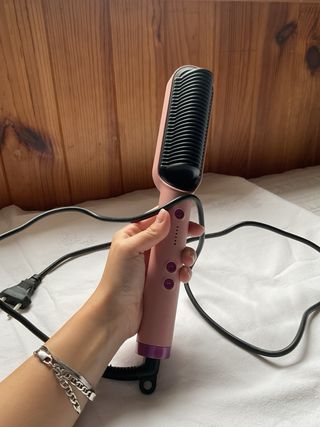 Cepillo alisador UPPLIES rosa, Adiós al Frizz