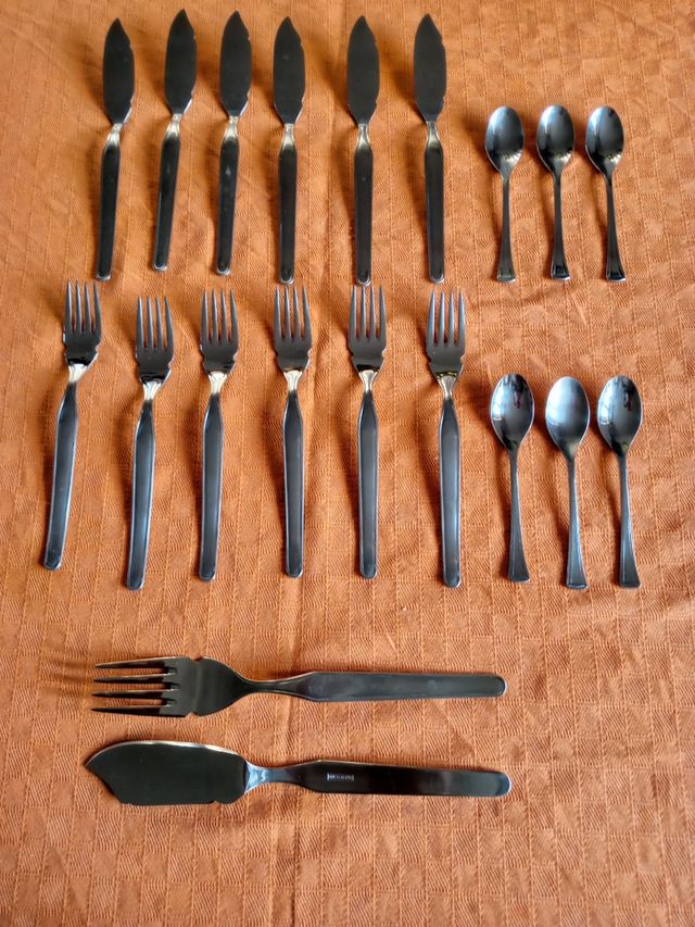 Servizio piatti e posate 6 persone