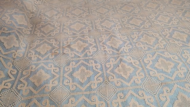 Copriletto uncinetto beige