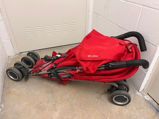 Silla paseo Cybex Onyx roja
