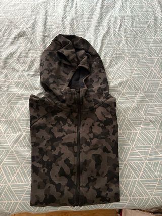 Chaqueta Nike Tech Fleece camuflaje talla S