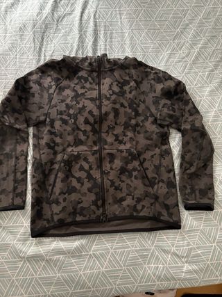 Chaqueta Nike Tech Fleece camuflaje talla S