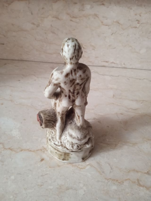 Statuina Ercole Distilleria Rossi di Asiago