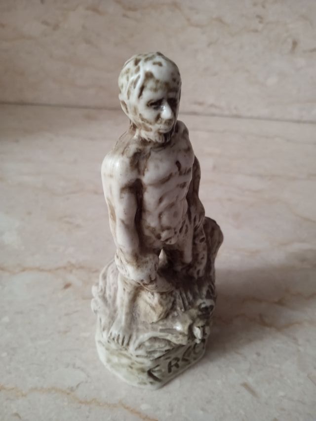 Statuina Ercole Distilleria Rossi di Asiago