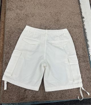 Bermudas mujer con bolsillos 
tipo Cargo 