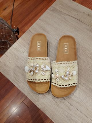 Sandalias ganchillo beige