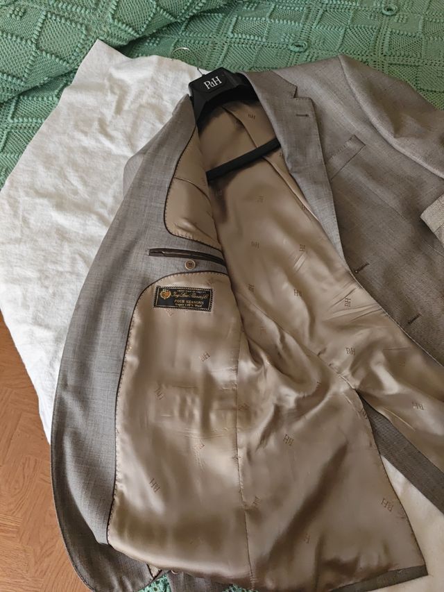 Traje beige caballero