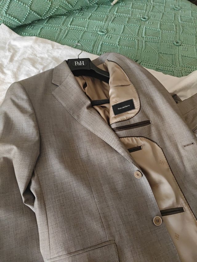 Traje beige caballero