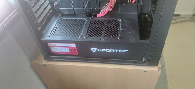 Leer vie PC ,le falla el disco duro , no ago envio