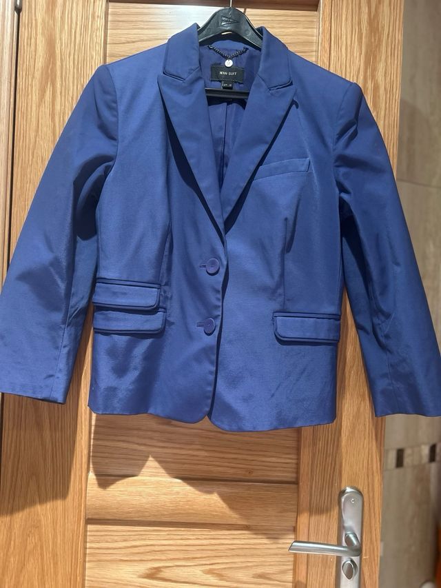 Chaqueta Mango azul marino de segunda mano por 20 EUR en Madrid en