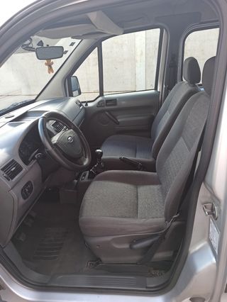 Ford Tourneo Connect 2004