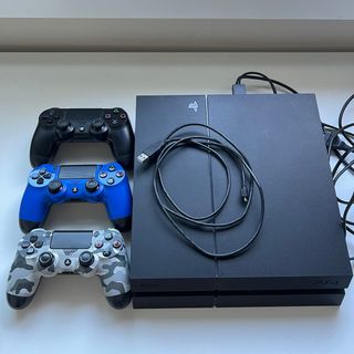 PS4 (PlayStation 4) 1TB + 3 Controller
