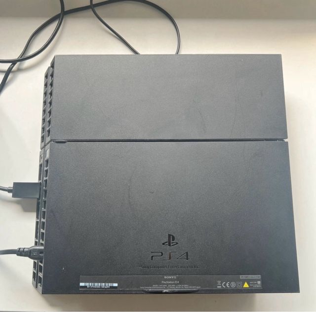 PS4 (PlayStation 4) 1TB + 3 Controller