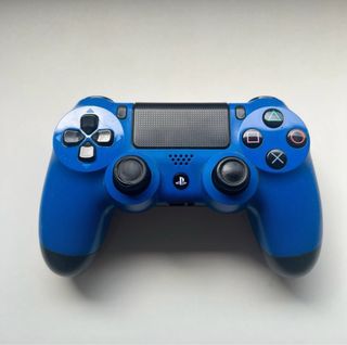 PS4 (PlayStation 4) 1TB + 3 Controller