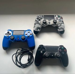PS4 (PlayStation 4) 1TB + 3 Controller