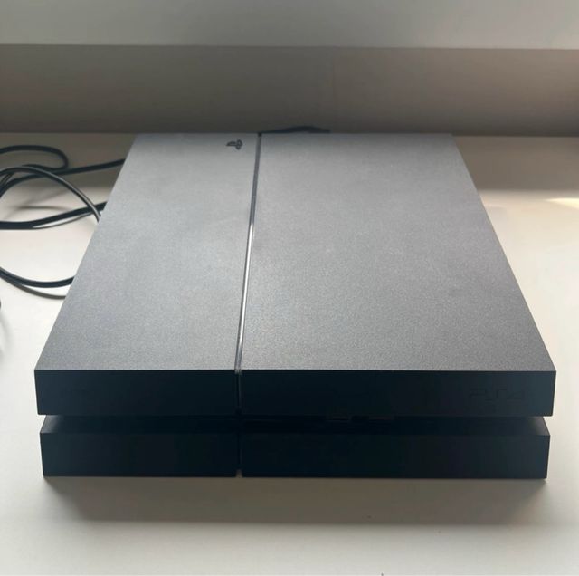PS4 (PlayStation 4) 1TB + 3 Controller