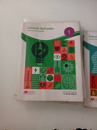 Libros de texto 1ro de Grado Básico Administrativo