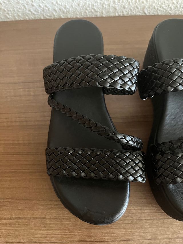 Sandalias  negras trenzadas
