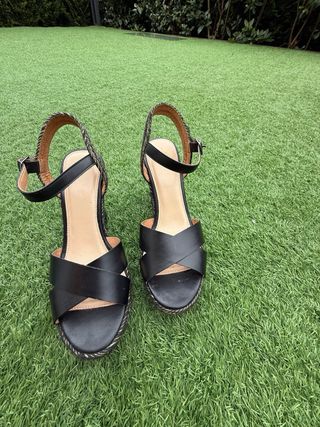 Sandalias cuña Pedro del Hierro negras