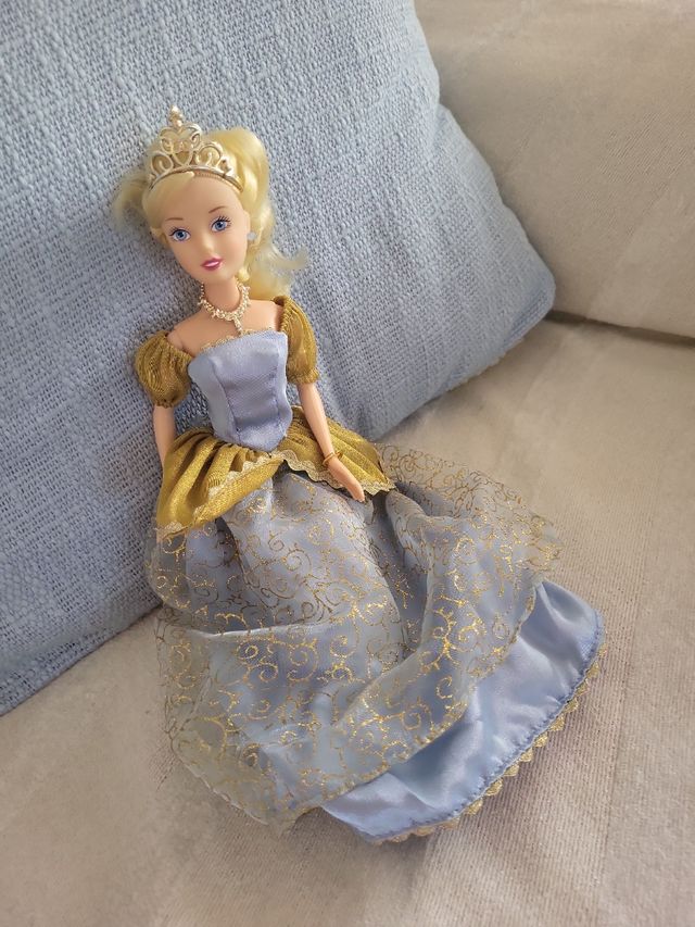 Muñeca Princesa Cenicienta