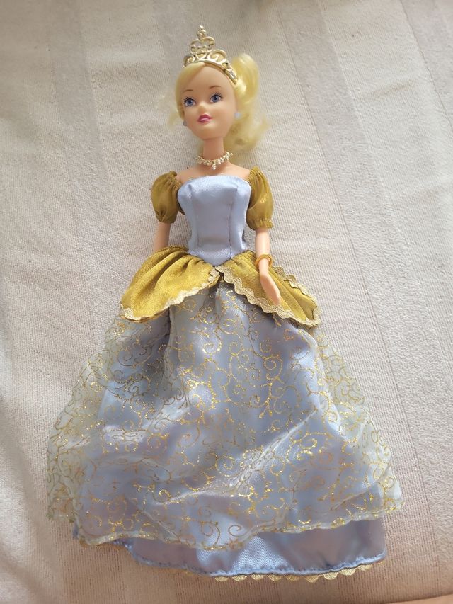 Muñeca Princesa Cenicienta