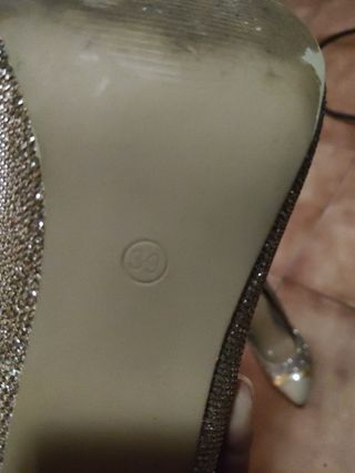 Zapatos tacón dorado mujer