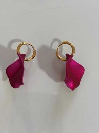 Pendientes pétalo rosa dorado