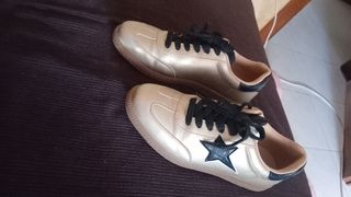 Sneakers oro e nero n.40