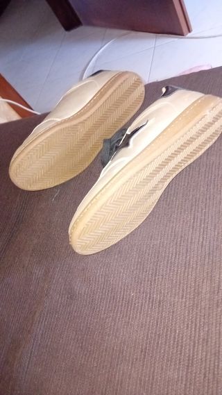 Sneakers oro e nero n.40