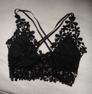 Top negro encaje floral