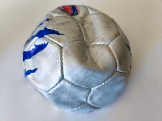 2 Balones fútbol usados