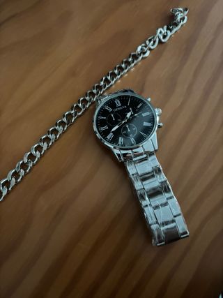 Reloj color plata y brazalete