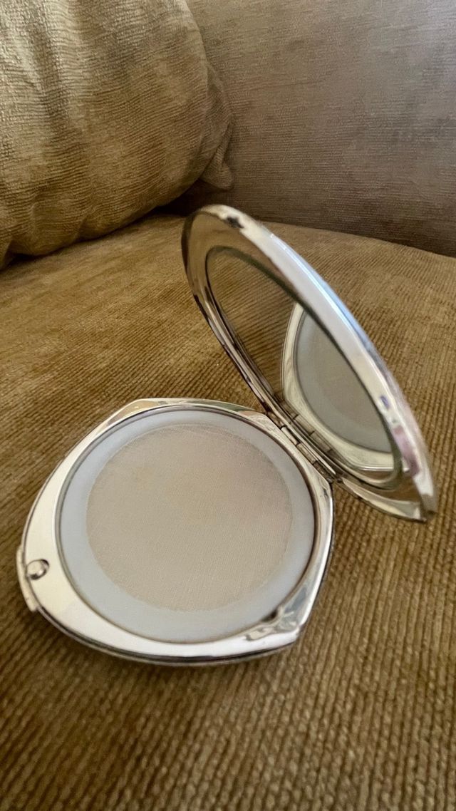 Polvera plateada vintage