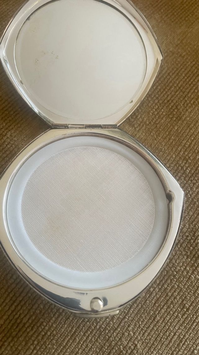 Polvera plateada vintage