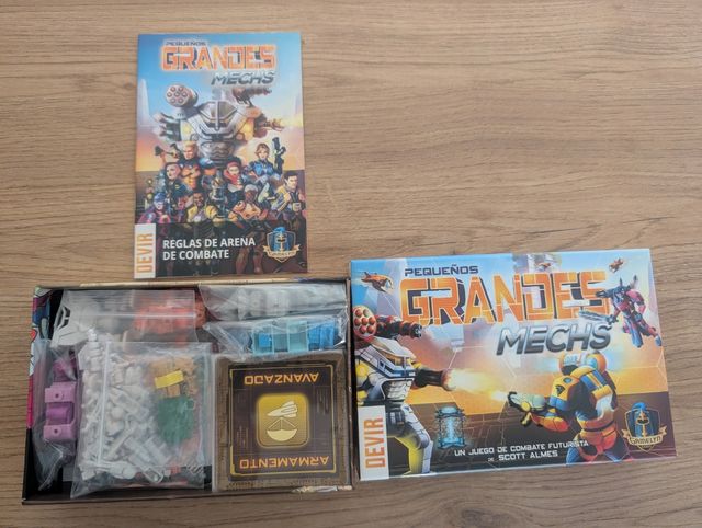 Pequeños Grandes Mechs enfundado