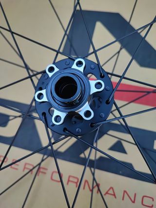 Rueda carbono 29" Novatec 15x110