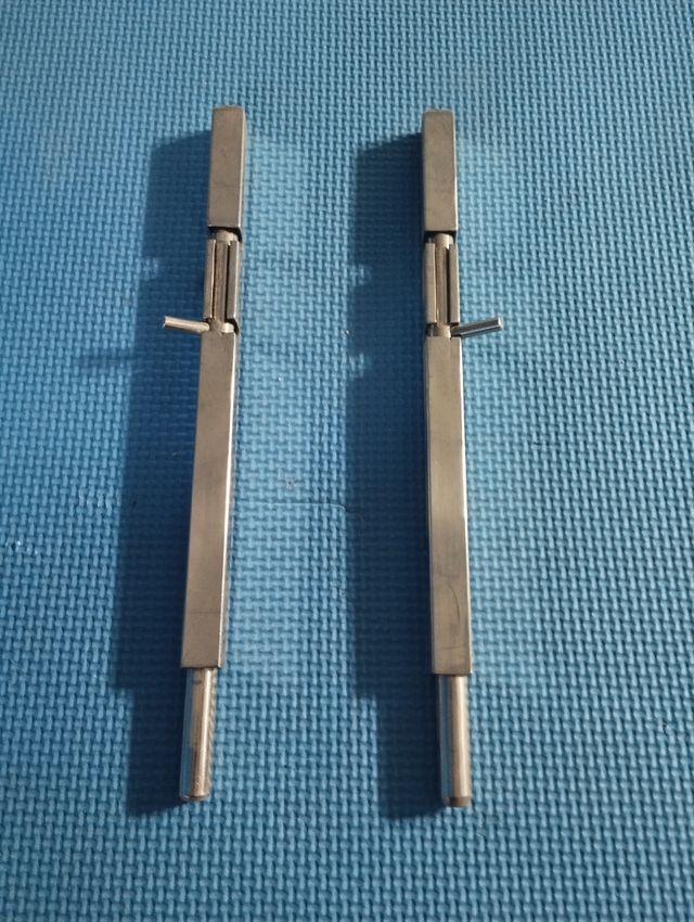 2 Pestillos Acero Inoxidable 10€ unidad.