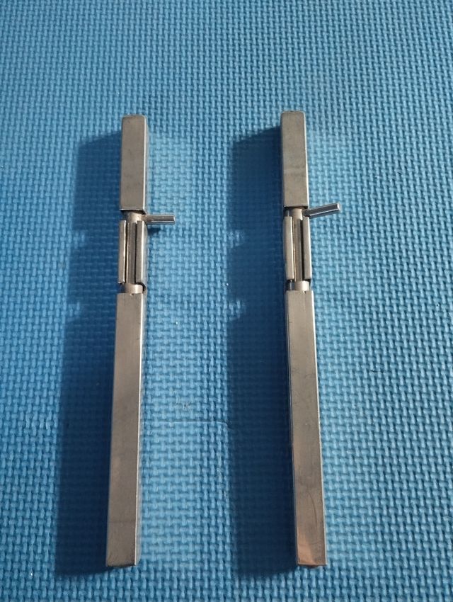 2 Pestillos Acero Inoxidable 10€ unidad.