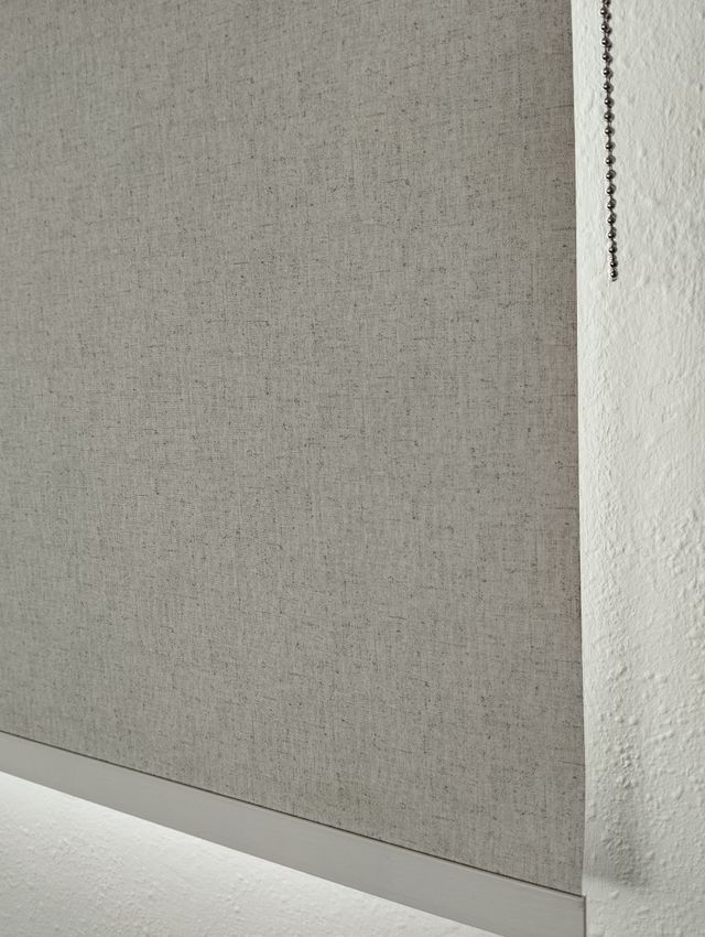 Estor enrollable opaco 240cm. Largo