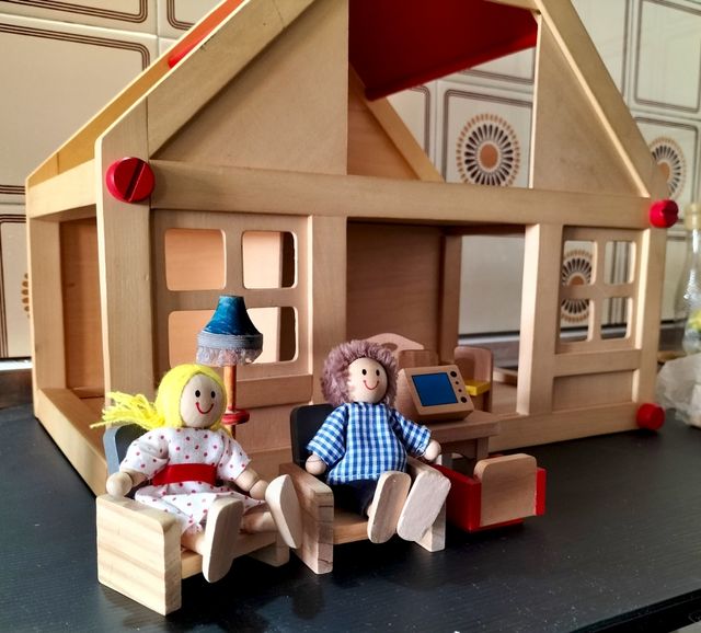 Casa madera muñecas vintage