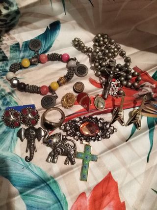 Lote de bisutería multicolor y plata bijuteria ant
