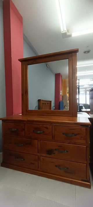 LIQUIDACION COMODA + ESPEJO DE MADERA RESISTENTE