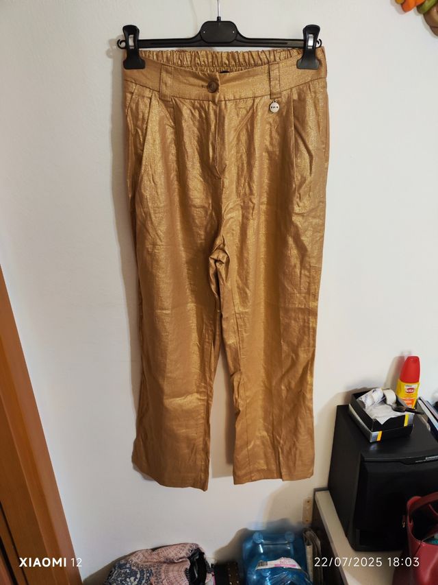 Pantaloni oro vita alta