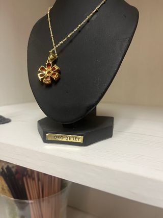 Collar y pendientes en  oro de 18k. Coral Autentic